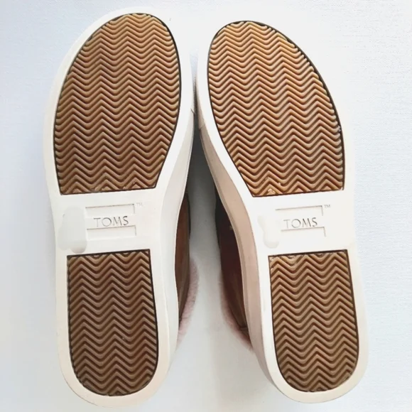 TOMS Paxton Slip-On Sneakers, Tan Suede with Pink Fur Lining, Women's 7.5, GUC - Picture 5 of 10